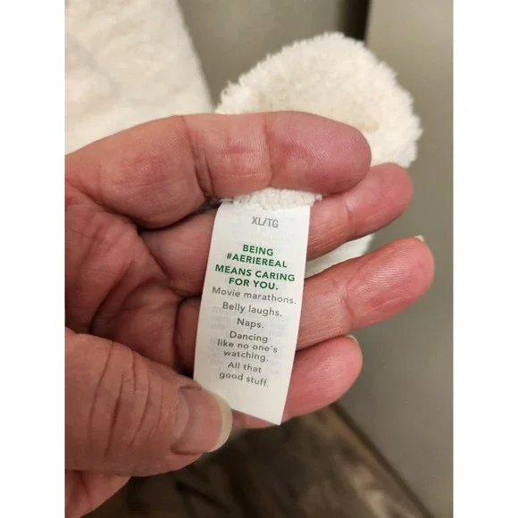 Aerie Textured Knit Boyfriend Cardigan Cream Ivory Button Front Pockets Size XLG - Picture 4 of 5